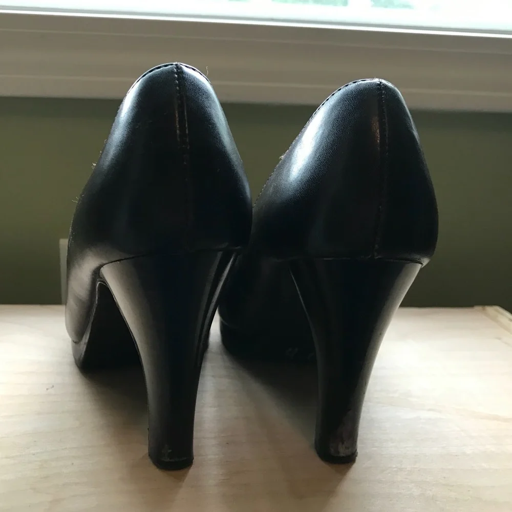 Candies Brown Heels - Picture 6 of 8